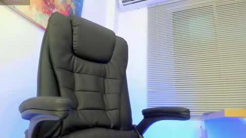 Snapshot of arceluuz chatting on March 8, 2025, 11:07 pm Arceluz online show from March 8, 2025, 11:07 pm