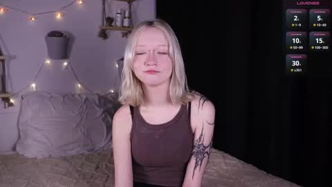 Jenny online show from October 26, 2025, 8:20 am