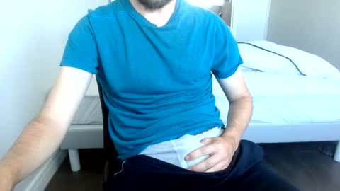 Snapshot of arekusan6 chatting on June 18, 2026, 6:46 am Arek online show from June 18, 2026, 6:46 am
