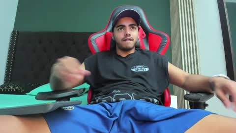 ares_pain_ online show from April 10, 2026, 7:29 pm