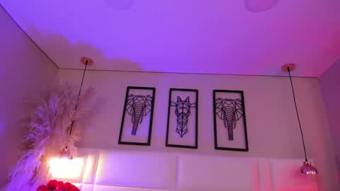 ari_lynn_ online show from November 17, 2025, 3:01 am