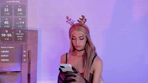 Ari  online show from December 5, 2025, 2:25 pm