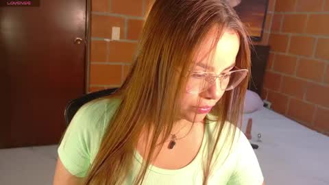Snapshot of aria_888 chatting on April 29, 2026, 8:07 am Aria online show from April 29, 2026, 8:07 am