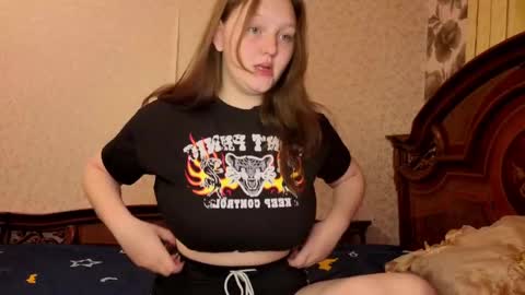 Aria online show from April 22, 2026, 7:59 pm