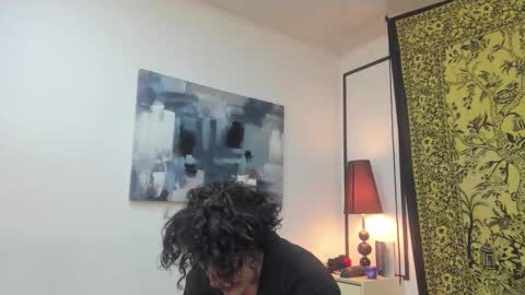 aria y orien  online show from January 6, 2026, 10:52 am