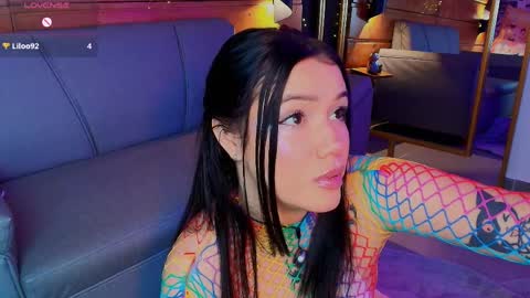 Snapshot of aria_bloomer chatting on April 8, 2026, 9:48 pm Ari online show from April 8, 2026, 9:48 pm