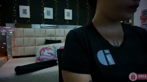 Snapshot of aria_bloomer chatting on May 11, 2026, 12:11 pm Ari online show from May 11, 2026, 12:11 pm