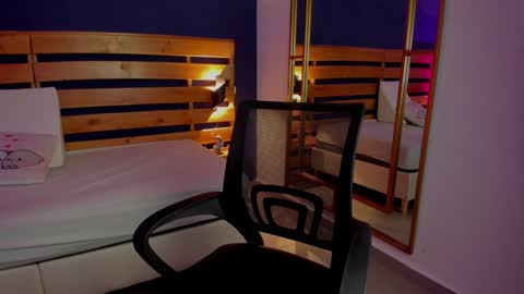 Snapshot of aria_copper chatting on December 19, 2024, 7:40 pm Aria online show from December 19, 2024, 7:40 pm