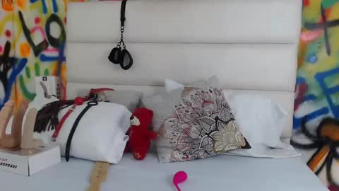 aria online show from February 12, 2025, 12:01 pm