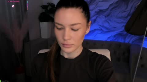 aria_mila online show from March 30, 2026, 3:07 am