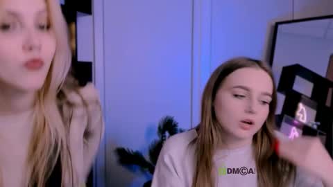 Luna online show from September 26, 2025, 7:18 pm