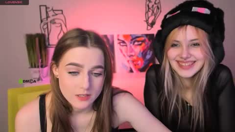 Luna online show from November 10, 2025, 7:02 pm