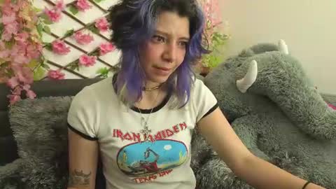 aria_silk online show from June 23, 2026, 9:57 pm