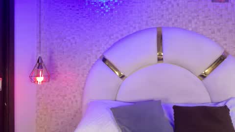 aria_sm online show from November 16, 2025, 7:08 pm