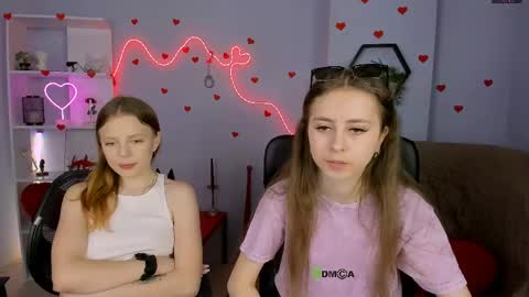 aria_voss_ online show from May 21, 2026, 5:47 am