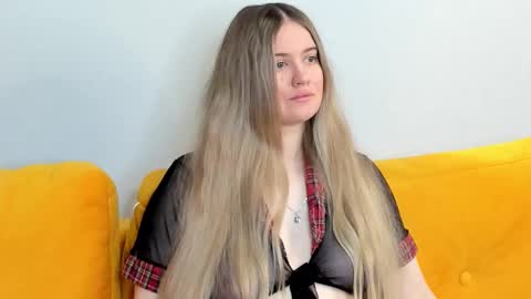 Milena online show from October 12, 2025, 6:12 am