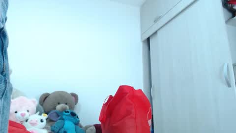 ariacoral online show from November 1, 2025, 12:40 pm