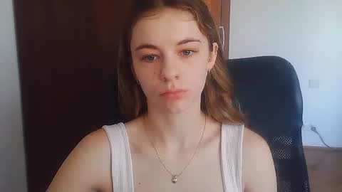 AriaCreazy online show from June 22, 2026, 6:21 am