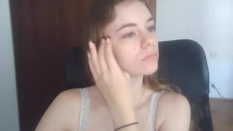AriaCreazy online show from June 23, 2026, 6:33 am