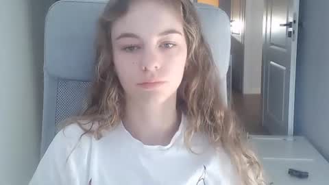 AriaCreazy online show from July 16, 2026, 6:19 am