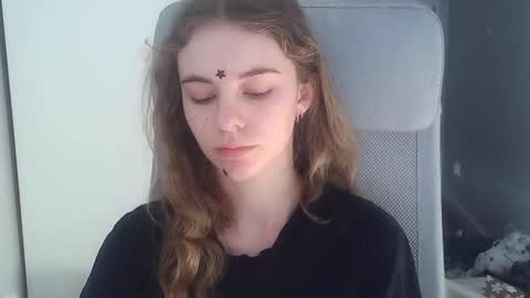 AriaCreazy online show from July 17, 2026, 6:42 am