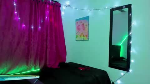 Snapshot of ariadna_4 chatting on March 10, 2025, 8:04 am ariadna_4 online show from March 10, 2025, 8:04 am