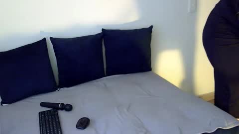 Snapshot of ariadna_grad chatting on April 1, 2026, 1:41 pm A r i a d n a online show from April 1, 2026, 1:41 pm