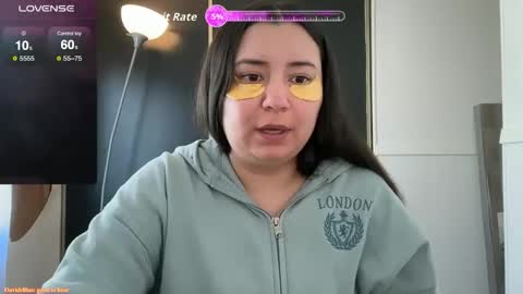 ariahastings942 online show from April 9, 2026, 6:35 pm