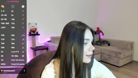 Snapshot of ariamill chatting on October 7, 2025, 6:27 pm Ari online show from October 7, 2025, 6:27 pm