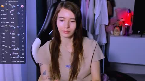 Snapshot of ariamill chatting on October 17, 2025, 6:05 am Ari online show from October 17, 2025, 6:05 am