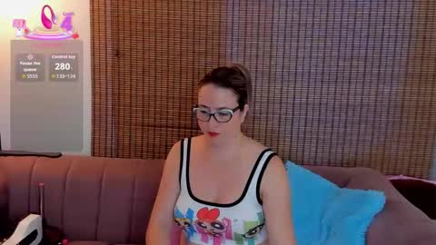 Ariana Cruz online show from November 30, 2025, 12:53 pm