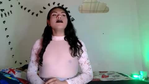 Snapshot of ariana_rodriguez_ chatting on November 21, 2025, 10:19 pm Ariana Rodriguez trans Girl online show from November 21, 2025, 10:19 pm