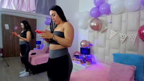  ariana  online show from November 5, 2025, 5:13 pm