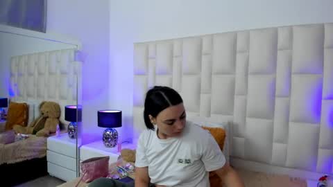  ariana  online show from April 4, 2026, 4:48 pm