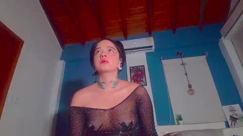 Snapshot of ariana_whitee chatting on September 18, 2025, 1:40 am ariana_whitee online show from September 18, 2025, 1:40 am