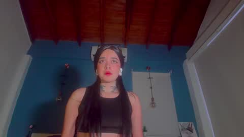 Snapshot of ariana_whitee chatting on October 4, 2025, 11:19 am ariana_whitee online show from October 4, 2025, 11:19 am