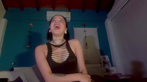 Snapshot of ariana_whitee chatting on October 8, 2025, 7:39 am ariana_whitee online show from October 8, 2025, 7:39 am