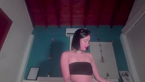 ariana_whitee online show from November 23, 2025, 3:28 am