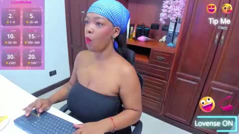 Snapshot of arianacontee chatting on November 17, 2025, 1:39 pm Andrea online show from November 17, 2025, 1:39 pm