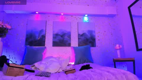 Ari  online show from September 17, 2025, 12:51 pm