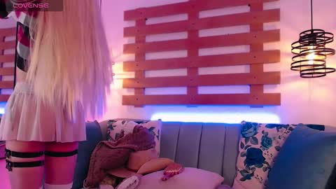 Ari  online show from October 4, 2025, 1:42 pm