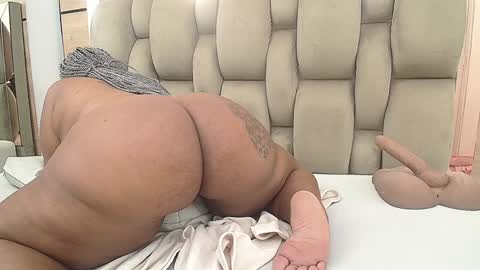 arianna pearl online show from February 4, 2025, 3:15 pm