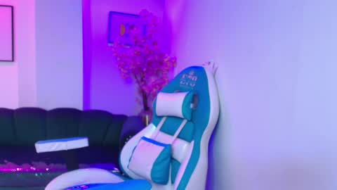 arianna_sweeet online show from April 7, 2026, 4:13 am