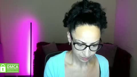 Arianna online show from November 3, 2025, 6:42 pm