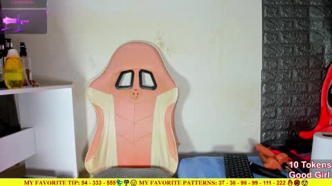 Arianna online show from November 23, 2025, 6:30 pm