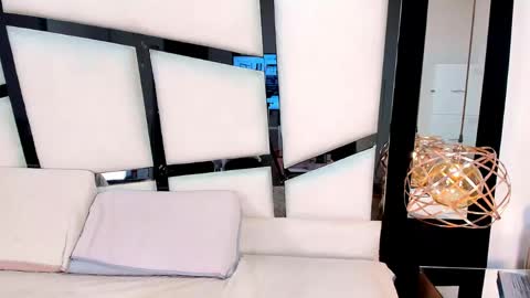ariannarussell1 online show from May 29, 2026, 2:37 pm