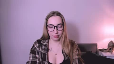 Aria online show from April 19, 2026, 6:24 am