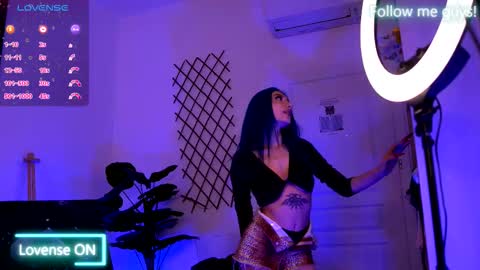 Aria  online show from October 3, 2025, 7:55 pm