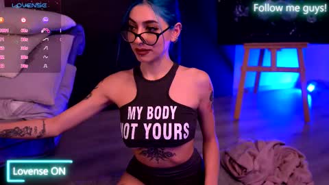 Aria  online show from October 5, 2025, 8:18 pm