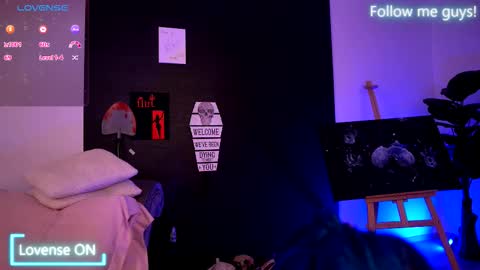 Aria  online show from October 28, 2025, 9:50 pm